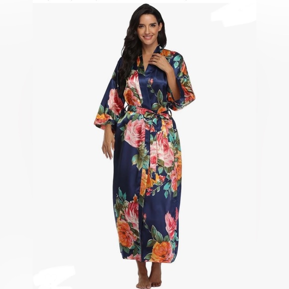 NWT!! Kimono Long Robe, Belted, Blue w/Large Floral Print, Price cut!! - Picture 4 of 8